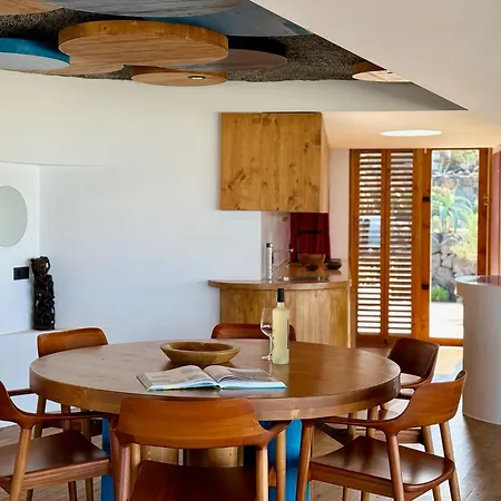 Canaryislandshost I Petra Vila