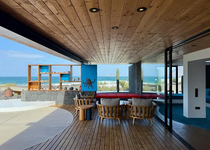 Canaryislandshost I Petra Villa Famara