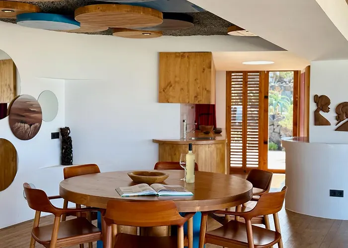 Canaryislandshost I Petra Villa