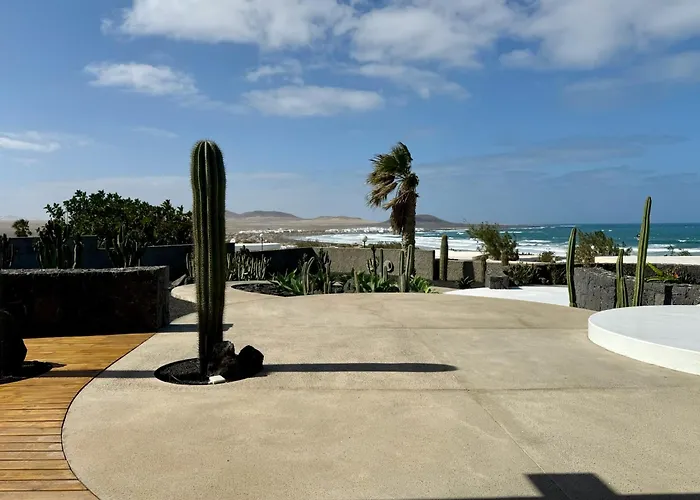 Canaryislandshost I Petra Villa